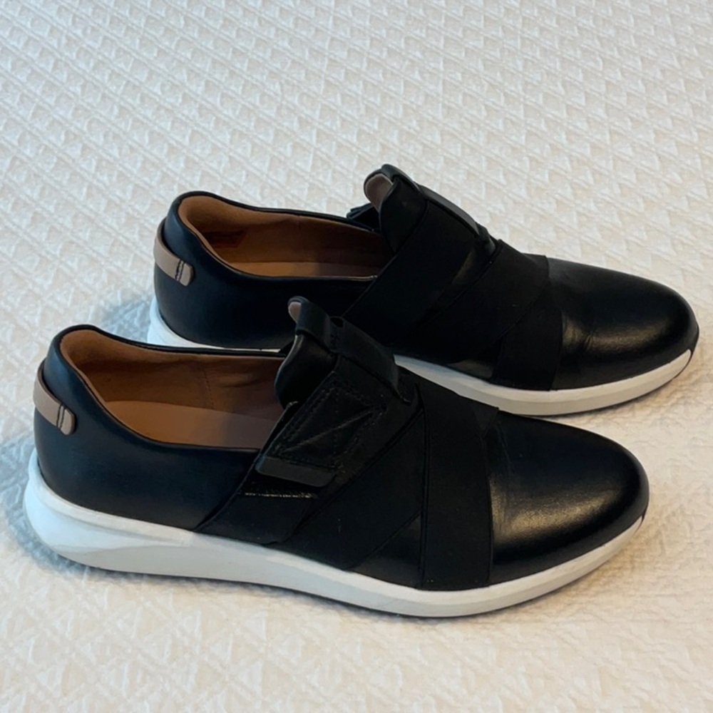 Clark’s Un Rio Strap Black Leather Slip-On Sneakers size 9 - Picture 2 of 6